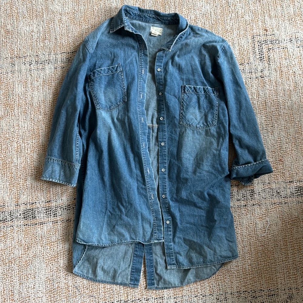 Levi’s- Button Down - image 1
